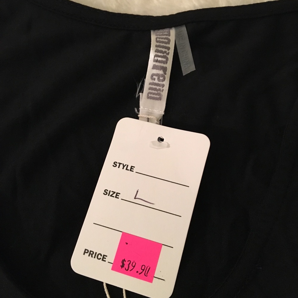 NWT Extender‎ Tank with Lace on Bottom Hem, Black, Size Large - Picture 2 of 4